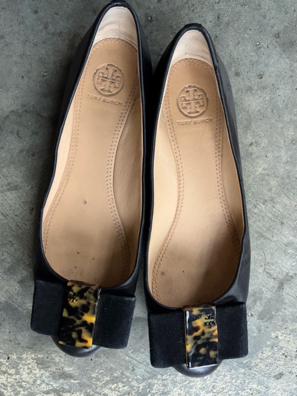 Preppy Tory Burch Black Leather Bow Flats with Tortoiseshell Accent